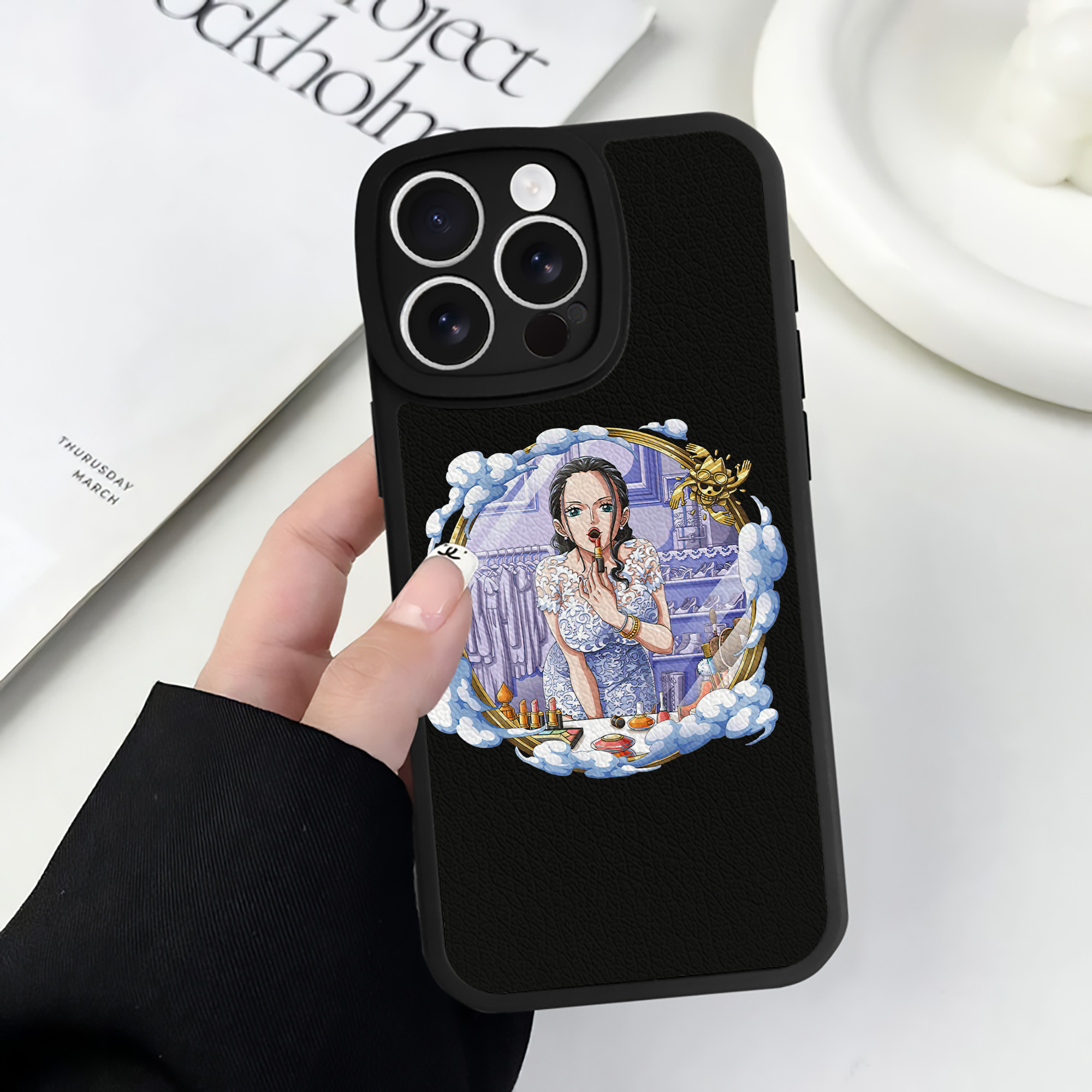 （画像用） ワンピース ニコ・ロビン ONE PIECE Nico Robin 【iPhone 16シリーズ対応】シリコンスマホケース（レザー調） 材質：シリコン